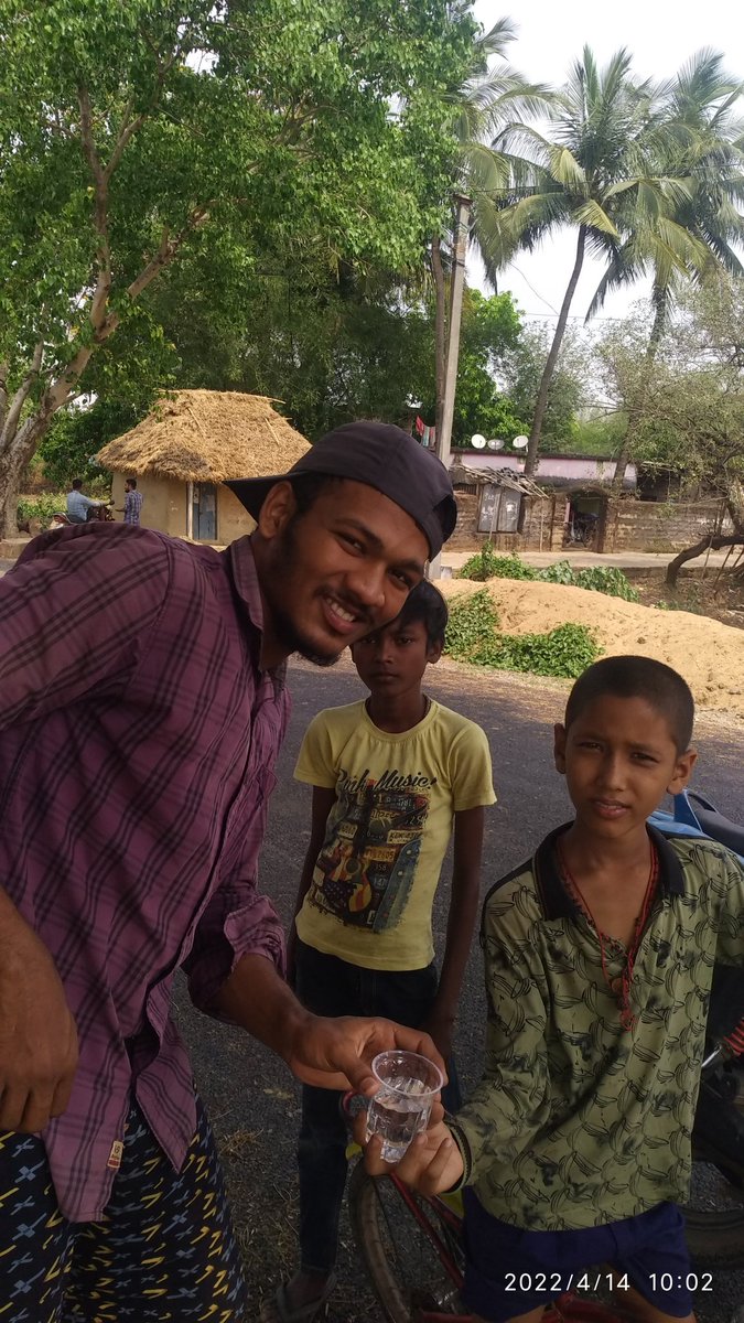 bibhu_108's tweet photo. Maha Vishuba Sankranti is the traditional New Year day of Orrisa. As per the Odia tradition, it is also the birthday of Hanuman, the second day of Chaitra Navratri, the first day of the festival We arrange a #coollemon water distribution camp on the road side for thirsty people. https://t.co/w4DeleCmtM