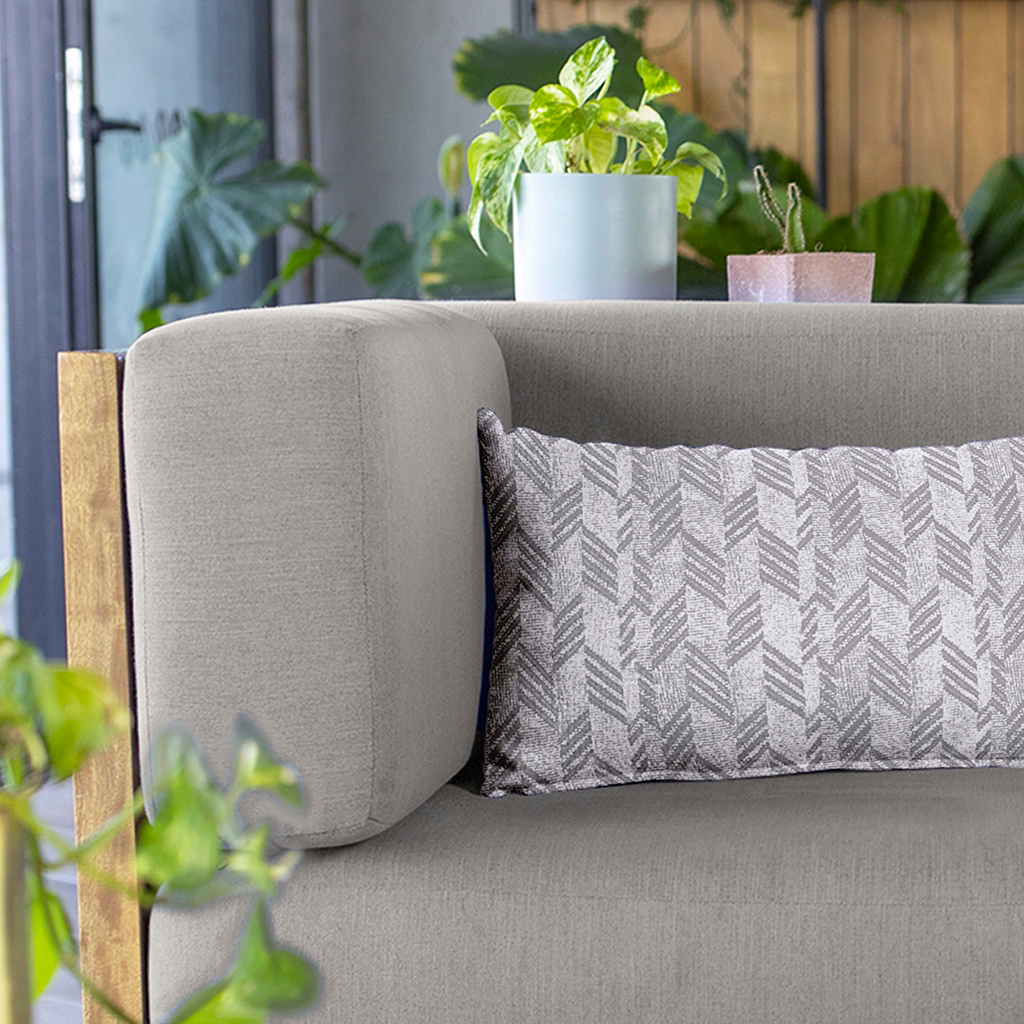NohoHome's tweet photo. Sometimes a touch of grey is all you need — our Kapa Hou lumbar pillowcase in our new Ash colorway is the ultimate in understated and neutral sophistication.
#StyleWithAloha https://t.co/U18uBxpMxT