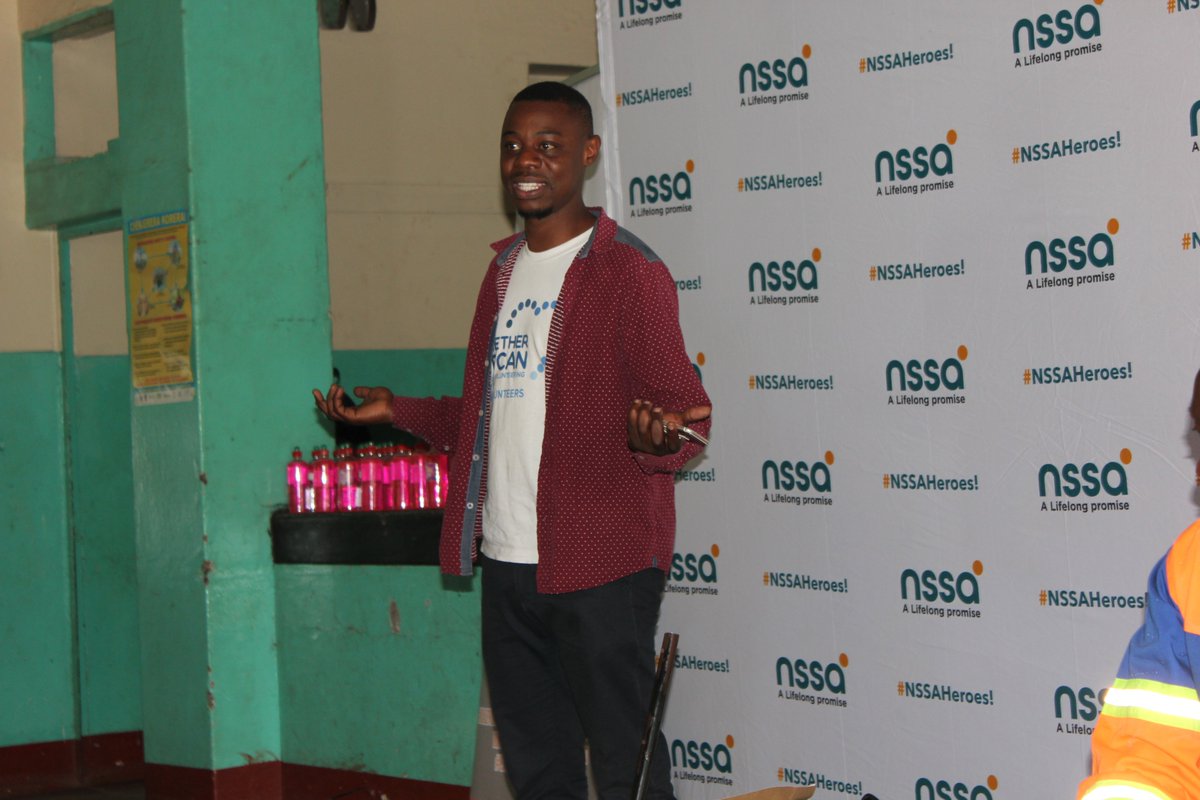 helplinezim's tweet photo. Mbare Food Market training on COVID 19, Transformative Leadership and Esolutions. 
#RecoverBetterTogether #LNOB @MPTFOffice @unwomenzw @UNDPZimbabwe @iloharare @nssazw @OxfaminZim @eMKambo https://t.co/FRHLNPNcj0