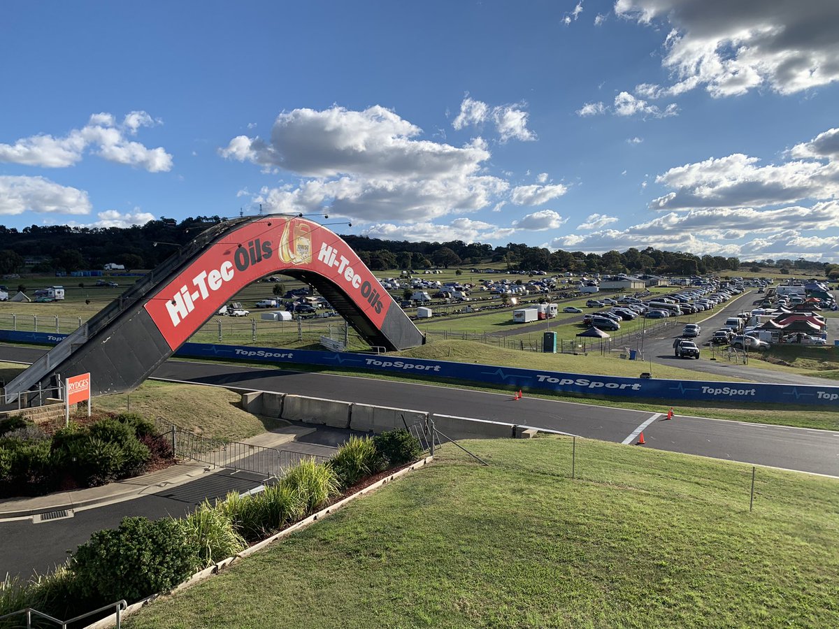 DamienBryan79's tweet photo. Vantage point sorted for the #Bathurst6hr!! Lucky enough to be at Rydges again this year. A great spot for the next 3 days of racing. π #B6hr #SpeedSeries #Bathurst https://t.co/JRES7XyOcN