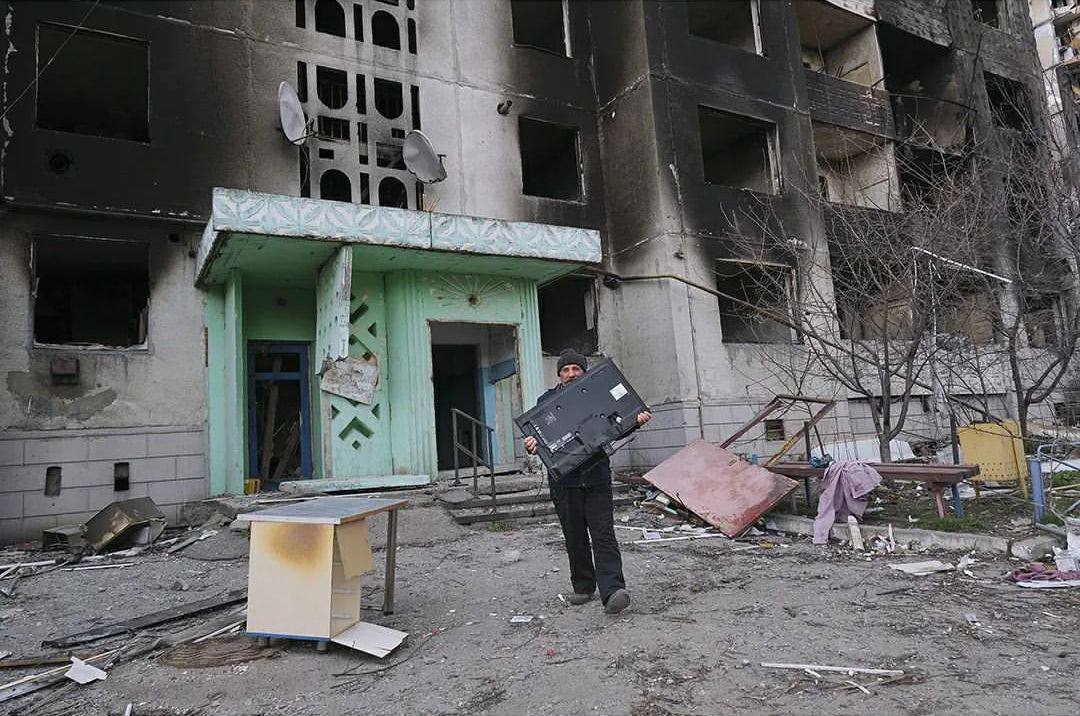 TranslatedWarFR's tweet photo. 😞 Quelques photos de #Borodianka et de villages voisins ruinés.  

Photo : Óskar Hallgrimsson

#StopRussia
#StandWithUkraine️
#GenocideOfUkrainians https://t.co/rP5EGMpYdI