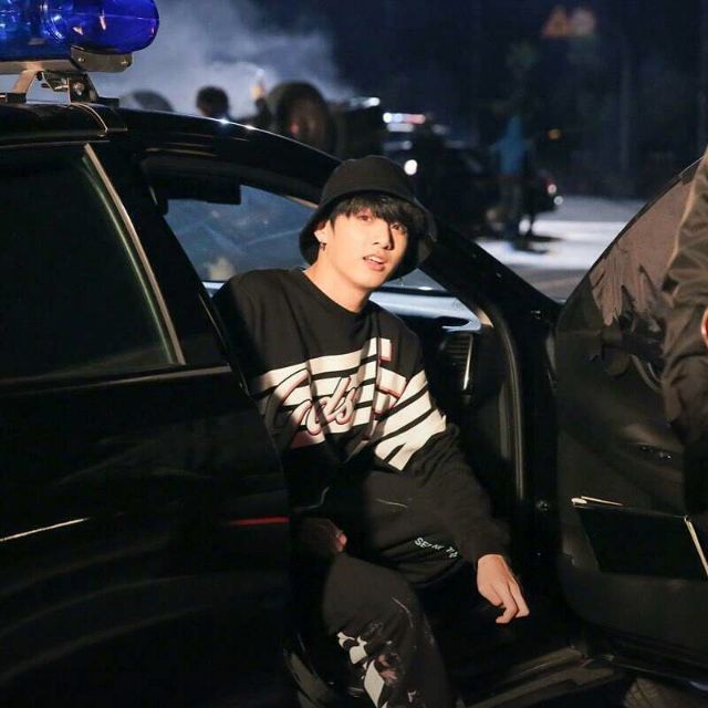 kominwf's tweet photo. Krna banyak kpopies yg ngefitnah j/k krna misinformasi dan disinformasi tentang masalah yg pernah dialamin j/k tahun 2019 silam, ini gue mau klarifikasi ke kalian soal kasus yg menimpa  "Jungkook BTS" : a thread! https://t.co/XyC3Fc7BDA