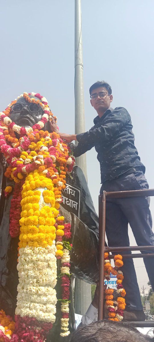 mohitvermaaap's tweet image. भारत देश के संविधान निर्माता भारत रत्न से सम्मानित बाबा साहेब भीम राव #Ambedkar जी की 131 वीं जयंती पर मेरी तरफ से आप सभी को हार्दिक शुभकामनाएं।
#AmbedkarJayanti