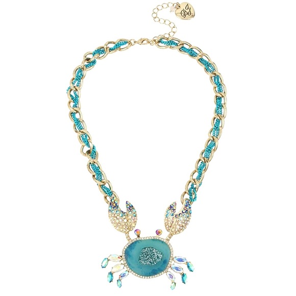 Poshing_thru_it's tweet photo. So good I had to share! Check out all the items I'm loving on @Poshmarkapp #poshmark #fashion #style #shopmycloset #betseyjohnson #rixo #livbella: https://t.co/fYsx9aMhyZ https://t.co/dPpYv5pIYq