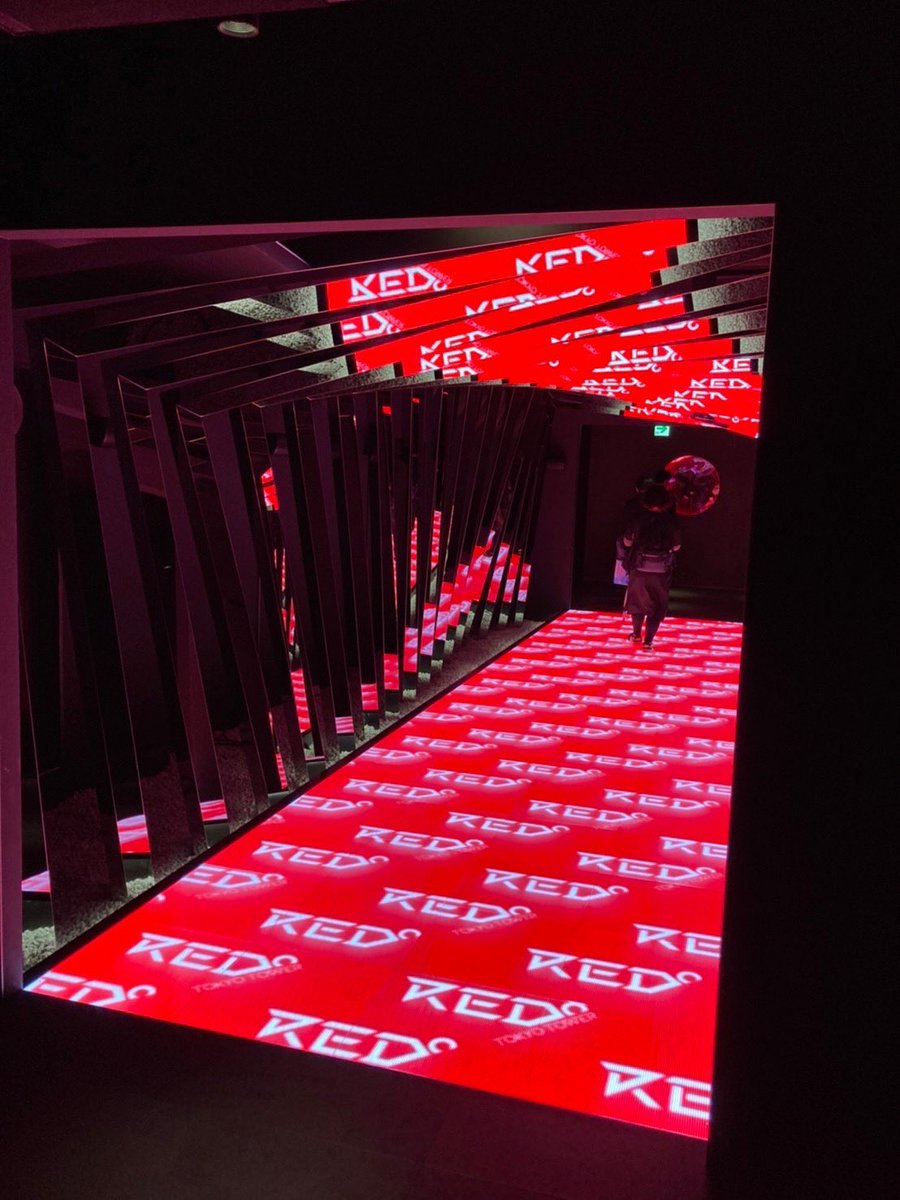 V8_GAME_'s tweet photo. 東京タワー内に日本最大級のeスポーツ施設「RED° TOKYO TOWER」
プレオープンにご招待頂き🥰
行ってまいりました✨✨
すごい😳😳😳😳最新設備ですね✨

 #eスポーツ  #ゲーム   #ゲーム好きと繋がりたい  #ライバー  #ゲーム実況 https://t.co/XX0kjHUqsV
