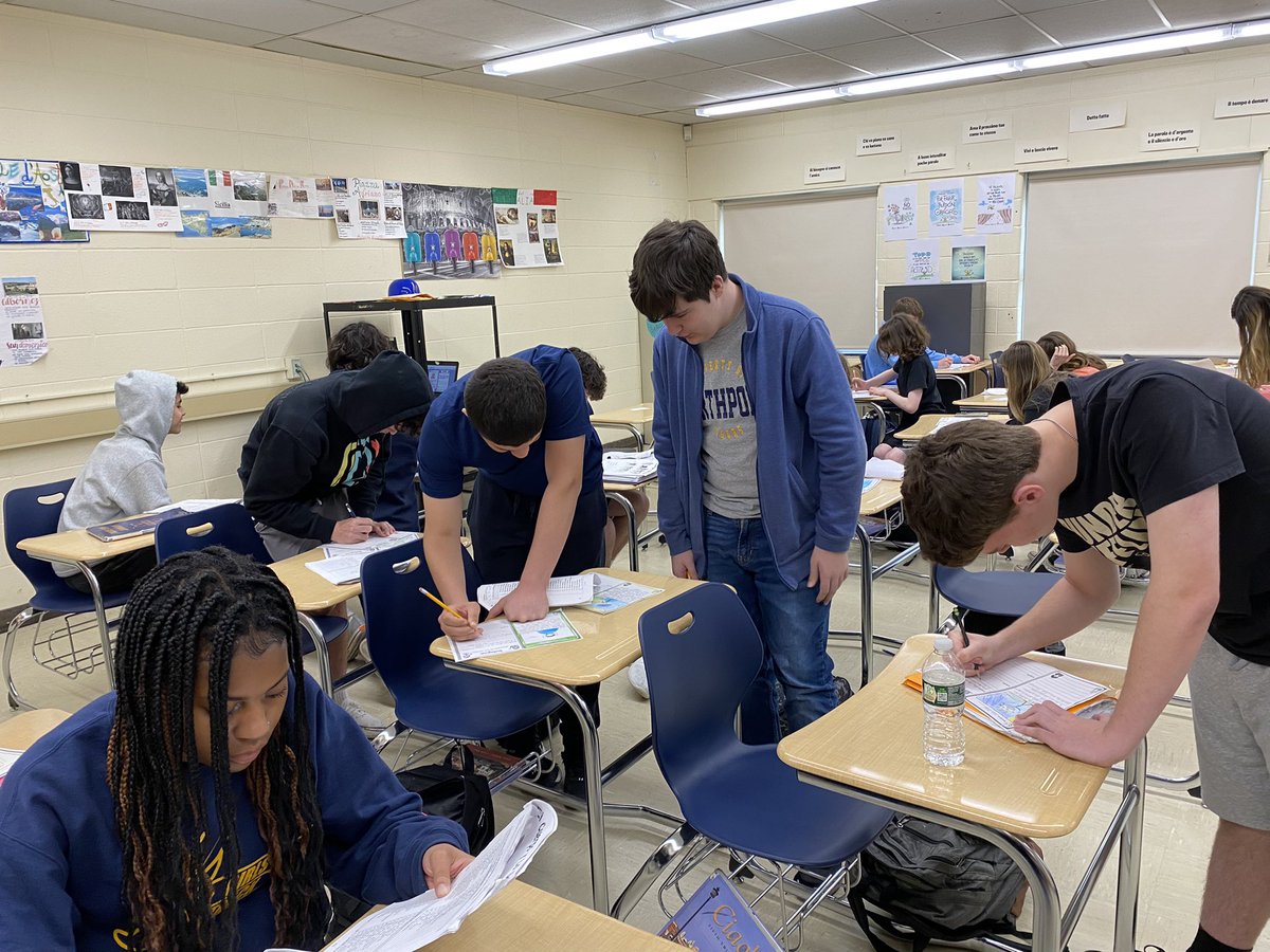 MmeNesfield's tweet photo. Students in Sra. Ramos’ Spanish 2R @Northport_HS completed a Body and Health walk in class and classmates gave each other advice on ways to stay healthy. #connection #HealthandWellnessWeek https://t.co/1GK4MJmRIa