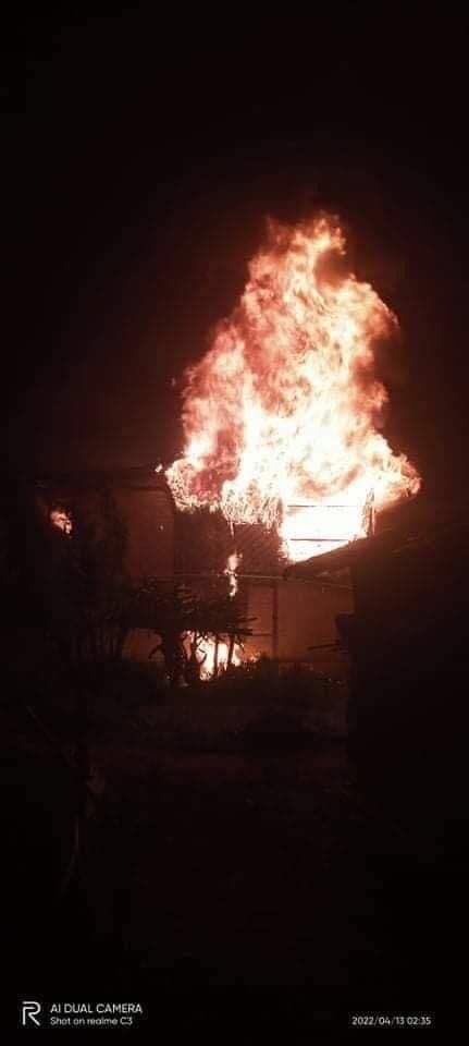 khant_thuu's tweet photo. @Shoon_Naing @walone4 @poppymcp 2 residential properties from Hlwasin village, Nankhone village tract,Ywarngan tsp,southern Shan state, were burnt down until ashes by military troops yesterday. @CIJ_ICJ @UNGeneva @UN_HRC
#RevolutionaryThingyan #2022Apr14Coup #WhatsHappeningInMyanmar https://t.co/2lGDWgFznU