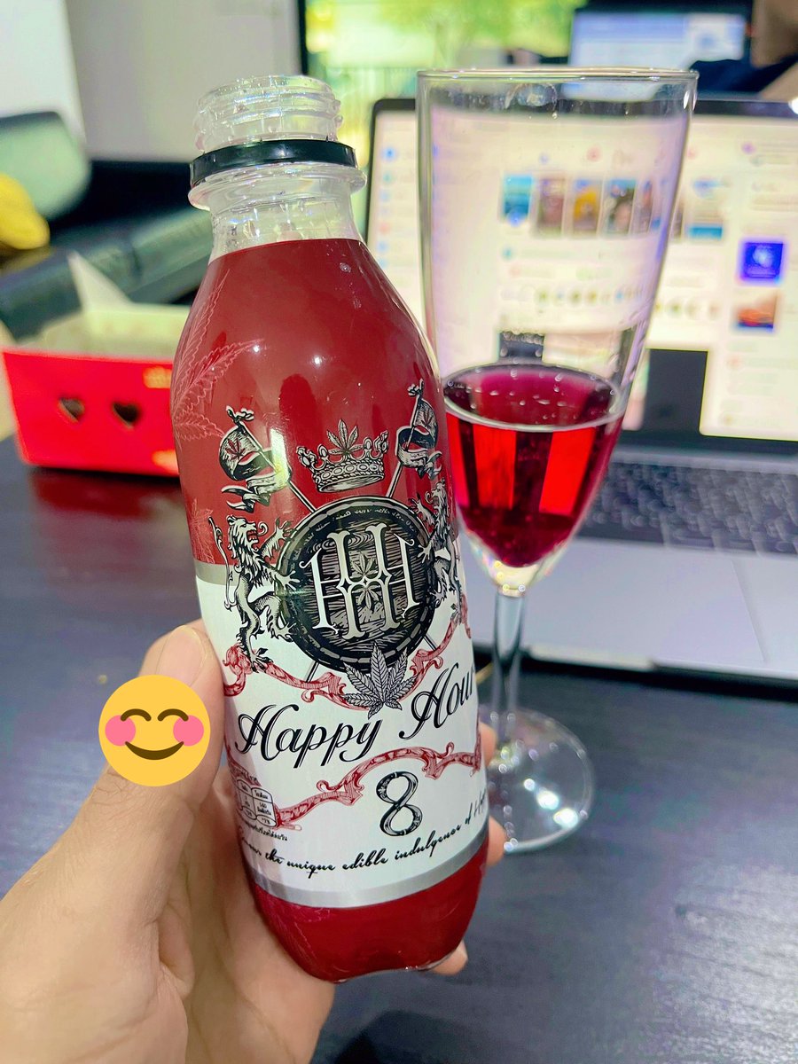 sunmoonon's tweet photo. น้ำอารมณ์ดีมาแล้วจ้าาา สปาร์คกิ้งกัญชา อร่อยมากก ไม่หวาน ซ่าส์ๆ เพลินๆ ยิ้มๆ  หลับสบาย ลองแล้วชอบมากกก https://t.co/mZth4XIyYp