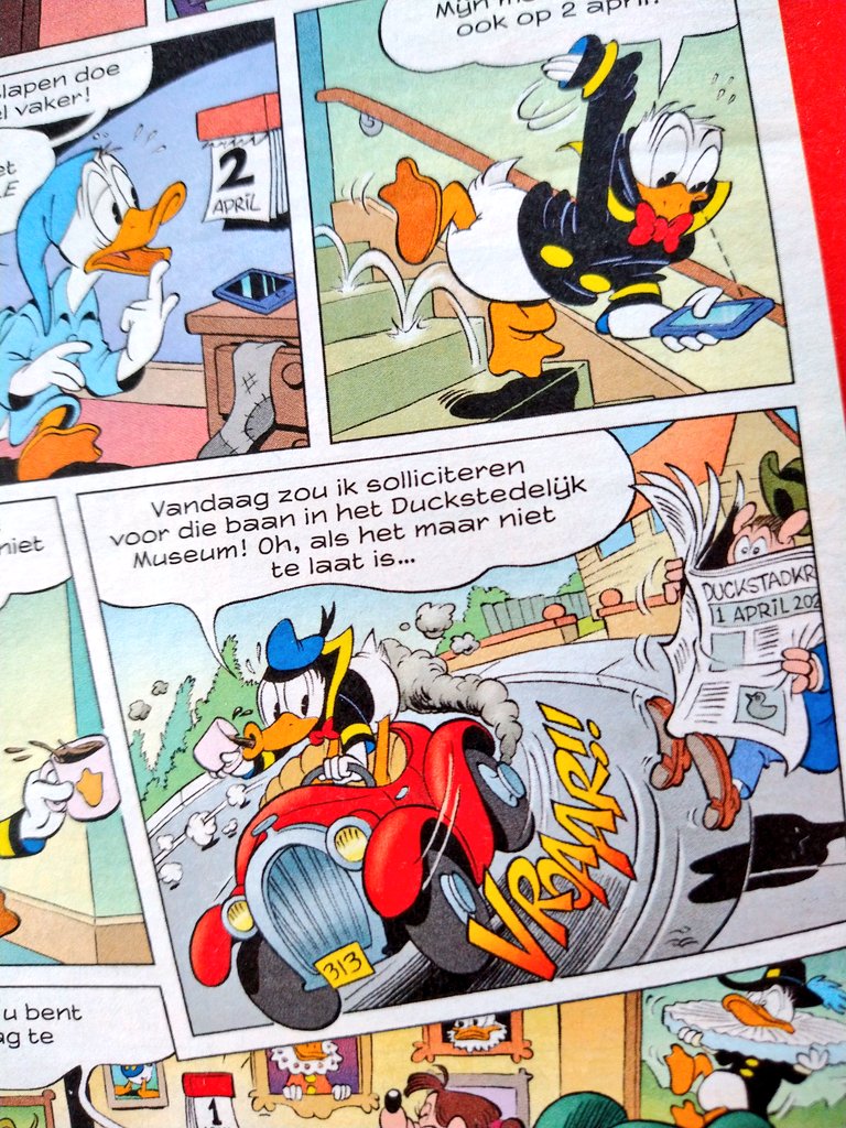 This week there's another comic by me on the back of the Duck magazine, but most weeks this year they're drawn by Tim Artz like the one seen here. And it's a blessing for everyone, because Tim's Disney comics are REALLY REALLY FUN.