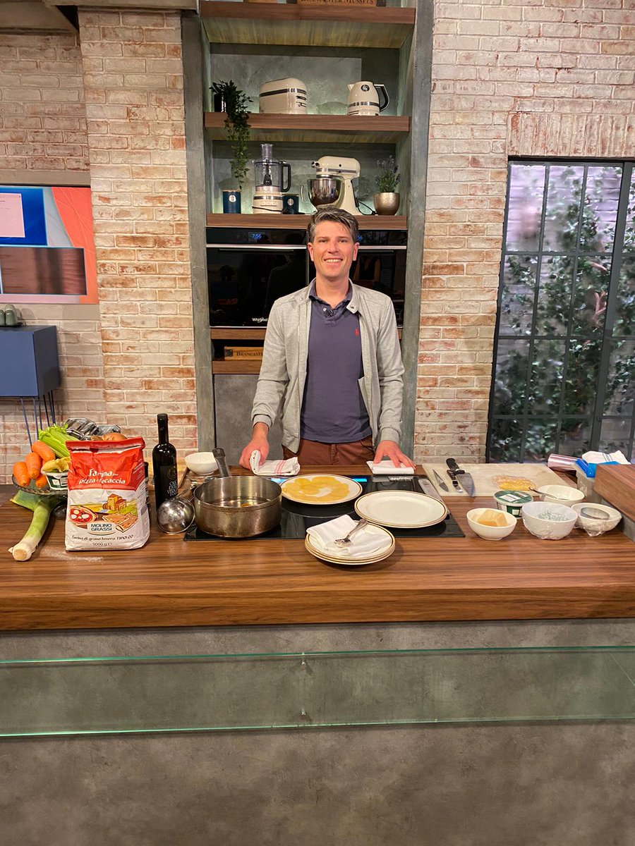 🍝<a href="/AlbertoRossi77/">Alberto Rossi</a> Ricotta and Spinach Tortellini recipe 🍝virginmediatelevision.ie/shows/irelanda…