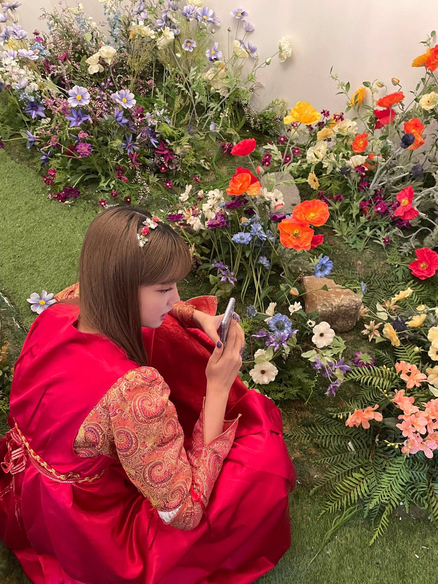 jayoonc's tweet photo. the good things about bday girl is everyone exposing their camroll for me! :p why do I looks so tiny in sumin unnie point of view when I actually waaaay much taller than her?! nonetheless, thank u sm lovely leader of the century! <e https://t.co/kgaTKicNgh