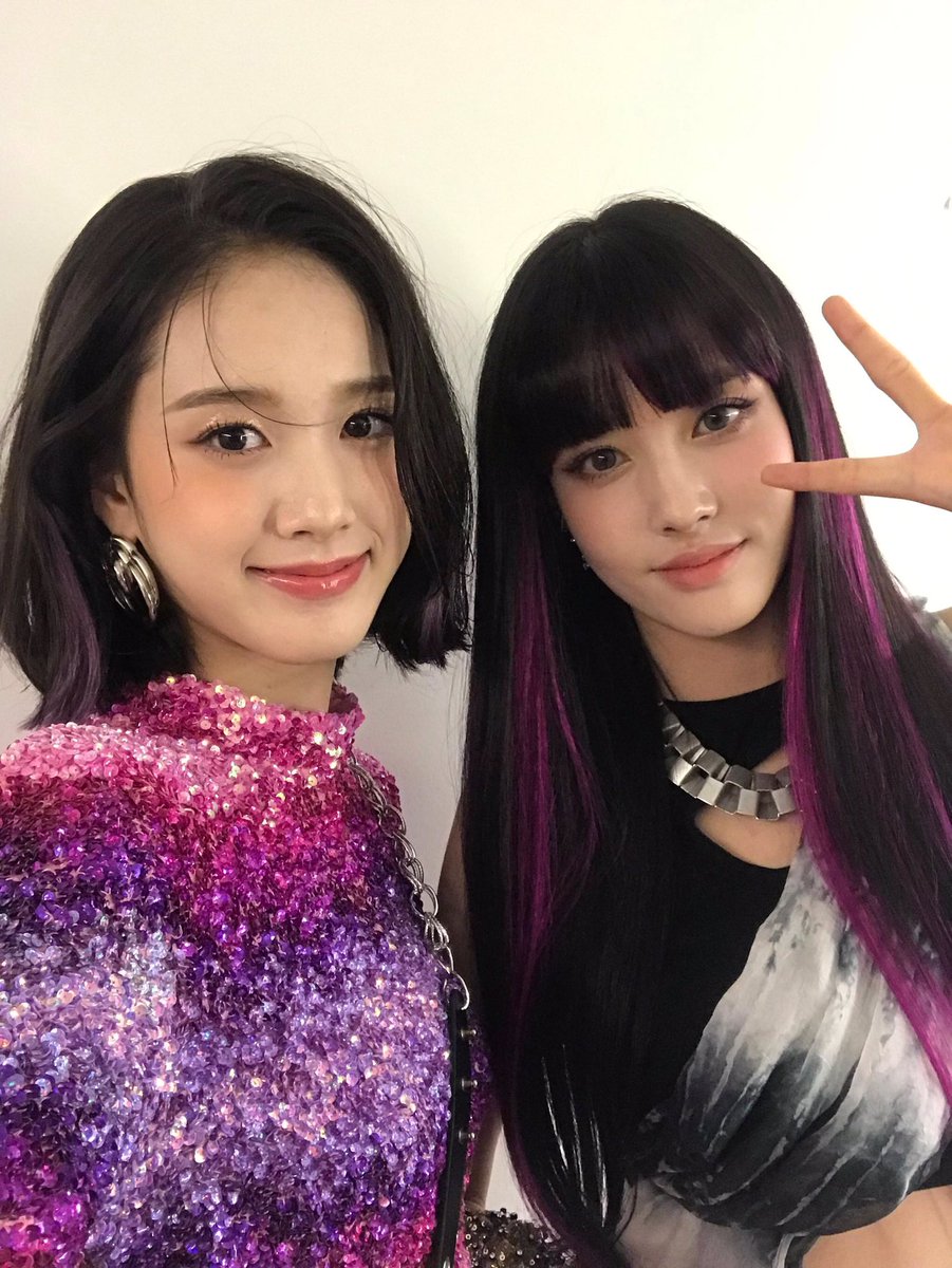 jayoonc's tweet photo. none another my lil pups, my dearest liner-mate upload the most memorable selfie one, the left one took when our debut with so bad and the right one is our latest comeback! 🧐 ehe, we’re turning adults next year year anyways 👀 https://t.co/VoKu8xLB8B