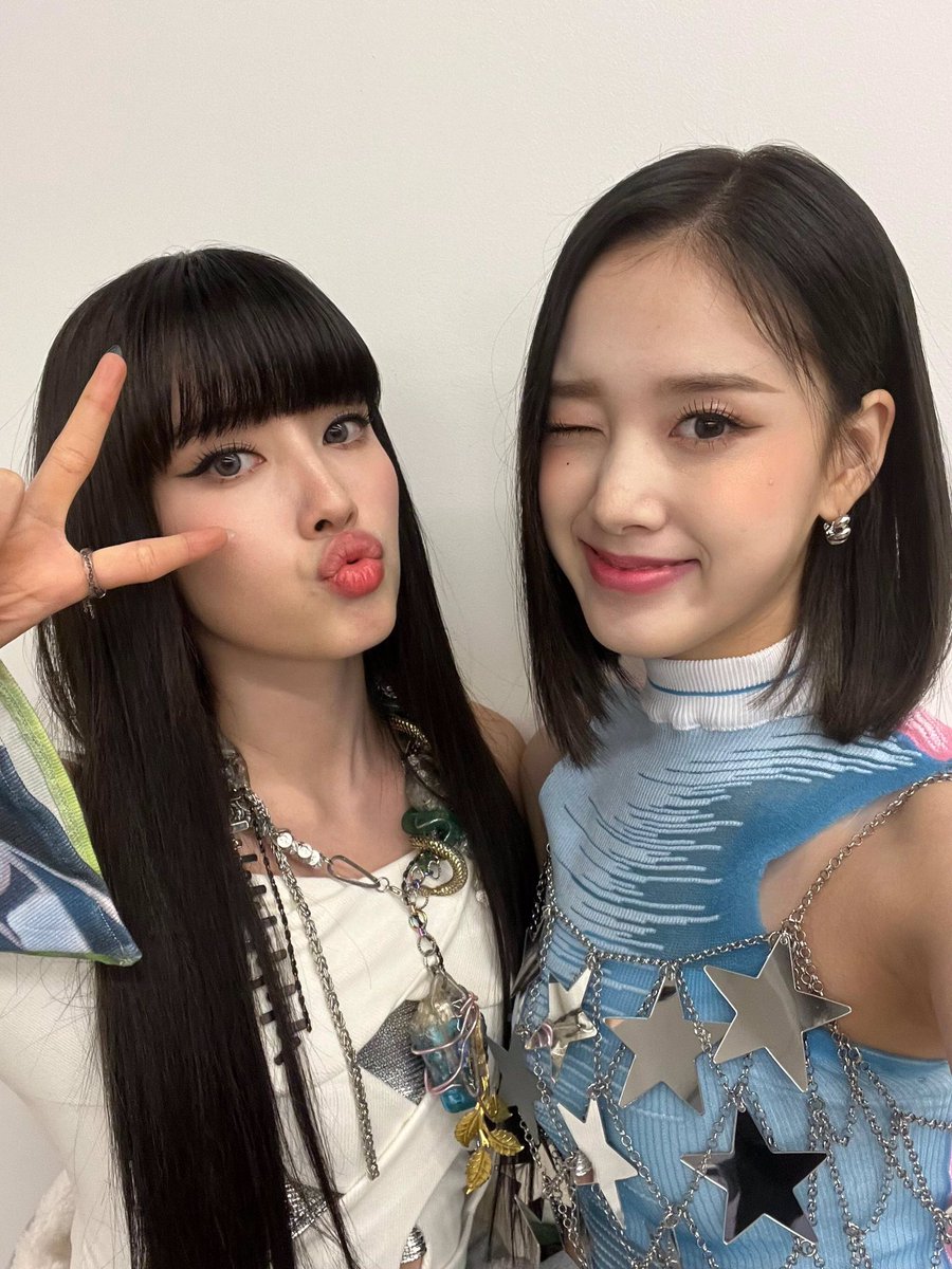 jayoonc's tweet photo. none another my lil pups, my dearest liner-mate upload the most memorable selfie one, the left one took when our debut with so bad and the right one is our latest comeback! 🧐 ehe, we’re turning adults next year year anyways 👀 https://t.co/VoKu8xLB8B