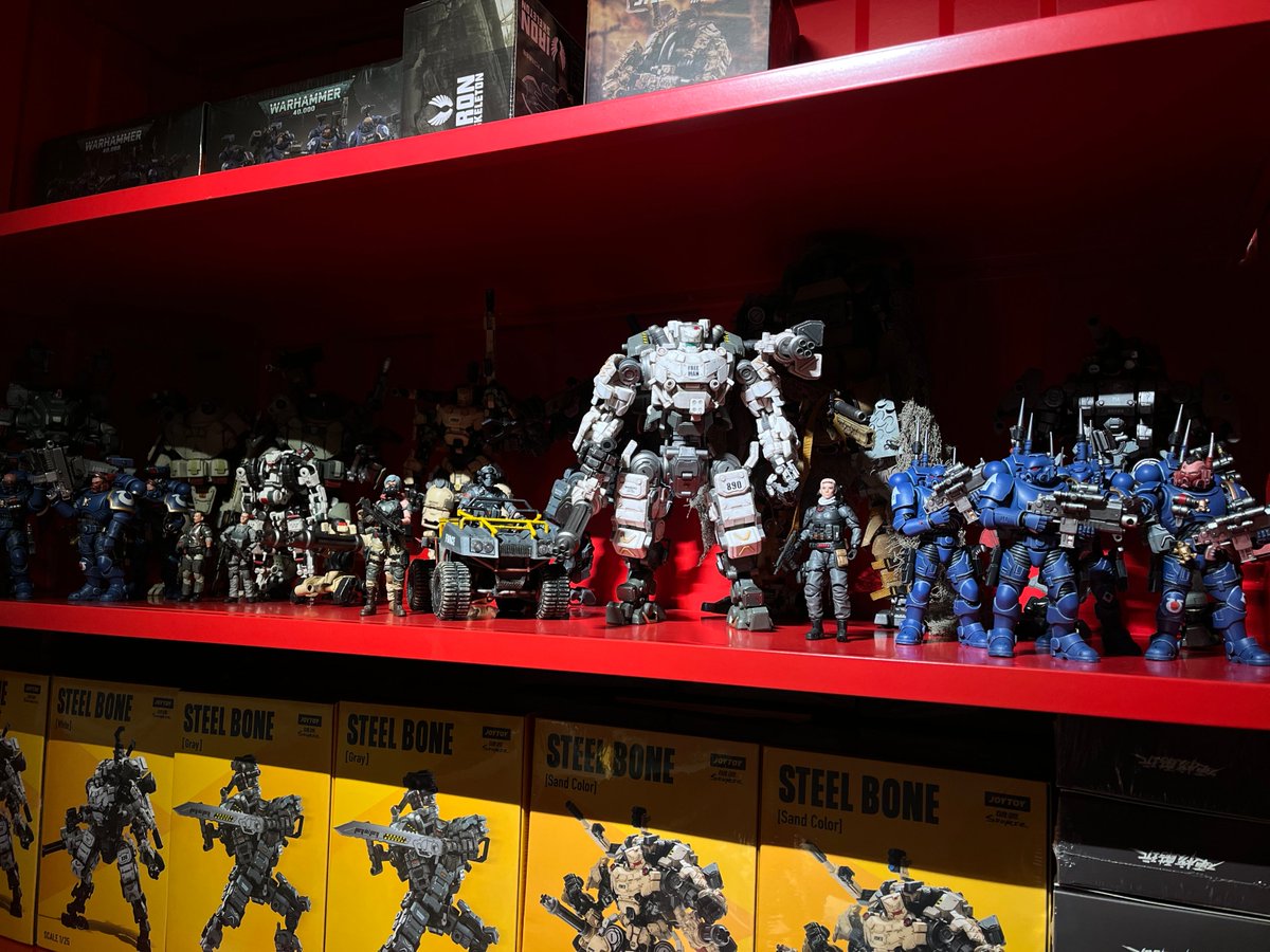 Kikastore2's tweet photo. Can't take my eyes off you 👑
🛒：https://t.co/WogkGNvNo0 
#mech #collect #warhammer40k #light #gift #white #steelbone #favorite #photo #joytoy #clan #love #iron #car #backing https://t.co/U7rMIv69Sq