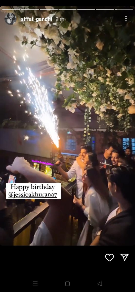 khushiii00's tweet photo. Teju hugging Karan 😍
Then Jessica also 😍
#TejRan https://t.co/OvkCD4rROF