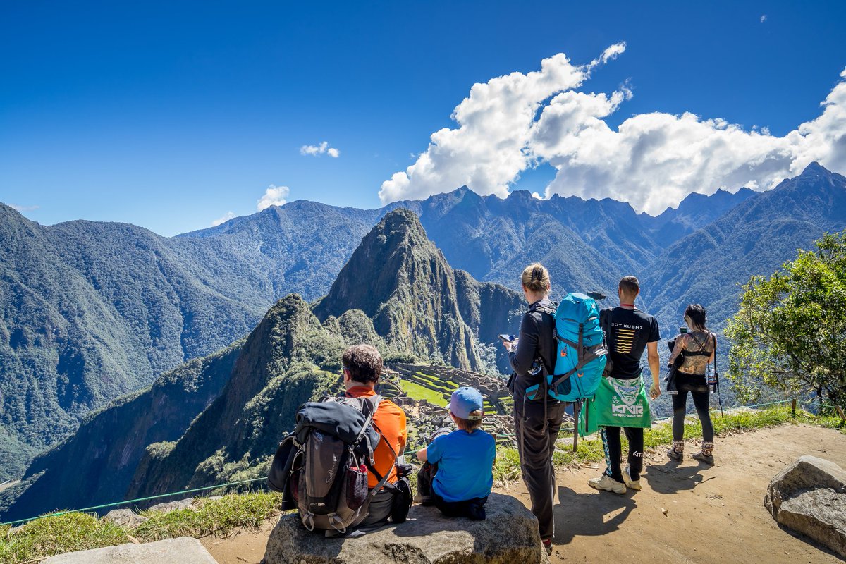 5⃣ tips to become a more sustainable traveller

💫Be a guardian of culture
💫Respect wildlife
💫Access only to places open to visitors
💫Sleep green
💫Plan your transport to cut carbon emissions