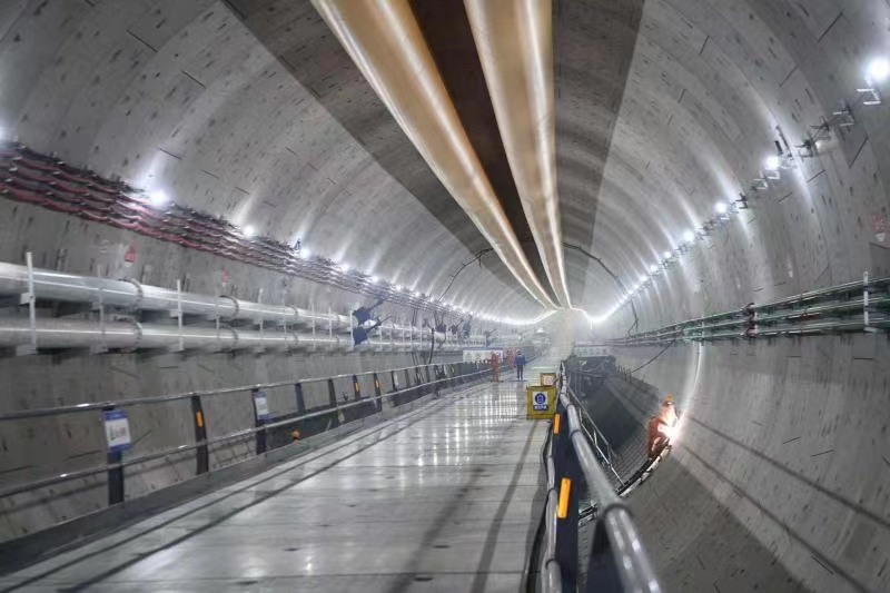 BeijingDiscover's tweet photo. The "Jinghua" shield machine has successfully crossed the first super-grade risk area — Beijing-Harbin Railway. ⚙️⚙️⚙️
#BeijingDevelopment (Photo: Beijing Youth Daily) https://t.co/KUufapvTiq