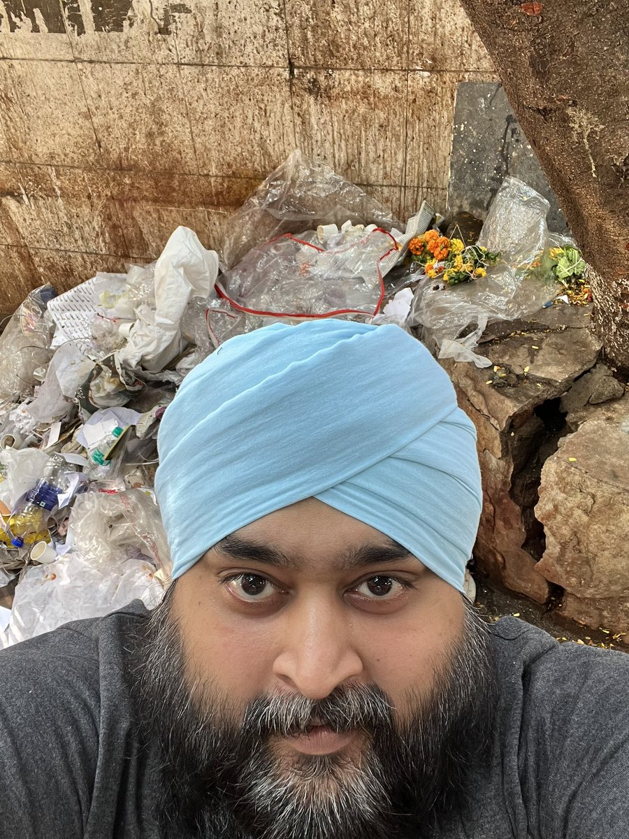 Thank you, <a href="/mybmc/">माझी Mumbai, आपली BMC</a> for the garbage right in front of our store at Gandhi market, King circle. Today I am sitting and enjoying this garbage and the stink.
