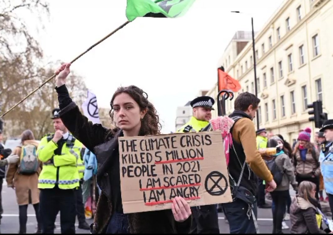 instead of gossiping about celebrities and all their dramas, why dont we focus on the fact that WE ONLY HAVE 3-5 YEARS TO FIX THIS MOTHER EARTH OR ELSE WE'RE ALL FUCKED UP!!!

#LetTheEarthBreath 
#scientistprotest 
#StopFossilFuels