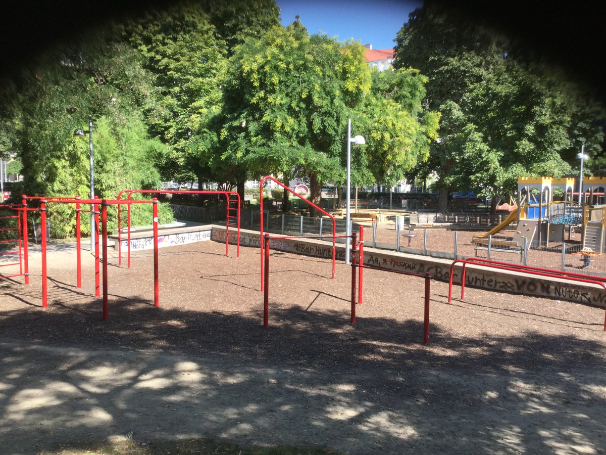 KowalcikKarl's tweet photo. @tonyhughes50s Hey Tony
it will rain tomorrow
as always comes that weather that was two days ago with you in the UK now to #Vienna but today is still bright sunshine at 23°C
backpack is packed & I'm #OutForWorkout #Calisthenics now
You also a great day😊
PS #AlitaSequel #GiveAlitaHerSequel😏 https://t.co/2khJCgp8SO
