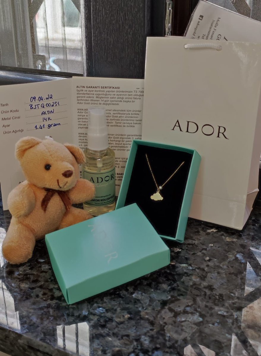 Siz merak etmeyin, ürünlerimiz teslimat sırasında minik ayıcıklarımızın güvenli ellerinde✨

#Ador #Gold #jewellery