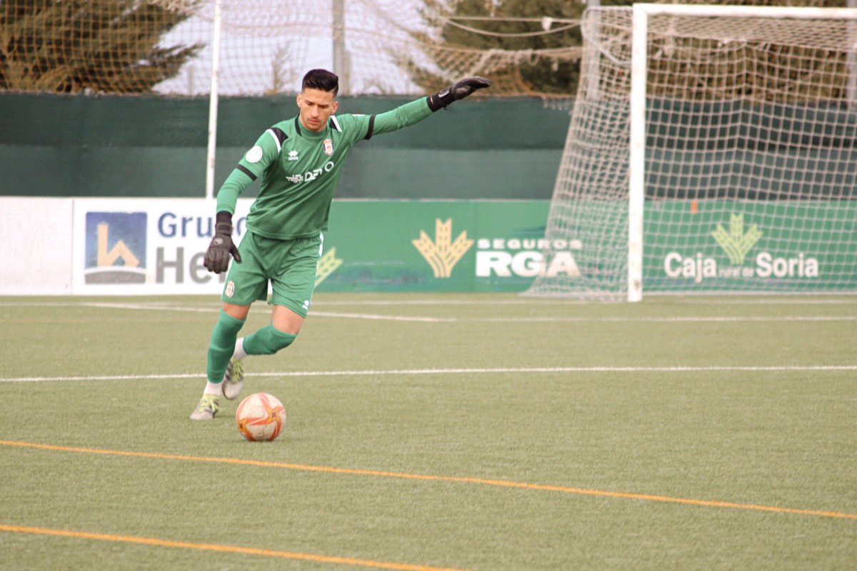 RealAvilaCF's tweet photo. 👐🏻 𝗗𝗶́𝗮 𝗶𝗻𝘁𝗲𝗿𝗻𝗮𝗰𝗶𝗼𝗻𝗮𝗹 𝗱𝗲𝗹 𝗽𝗼𝗿𝘁𝗲𝗿𝗼 🧤 

🔐 @Chriistian_mm 
🔐 Moha 

#RealÁvila | #Raíces | #SentimientoEncarnado https://t.co/R7vjrMLYCa
