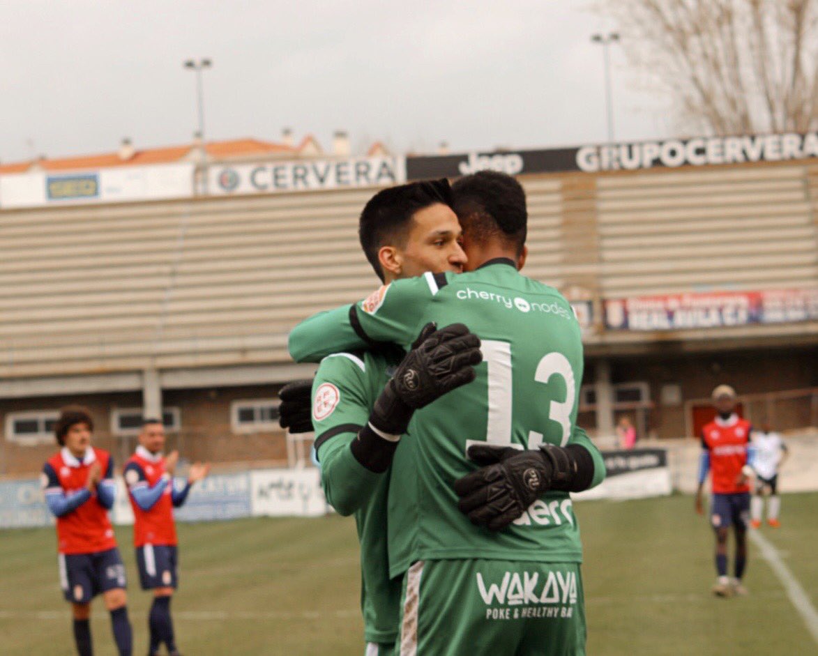 👐🏻 𝗗𝗶́𝗮 𝗶𝗻𝘁𝗲𝗿𝗻𝗮𝗰𝗶𝗼𝗻𝗮𝗹 𝗱𝗲𝗹 𝗽𝗼𝗿𝘁𝗲𝗿𝗼 🧤 

🔐 <a href="/Chriistian_mm/">Christian Martin</a> 
🔐 Moha 

#RealÁvila | #Raíces | #SentimientoEncarnado