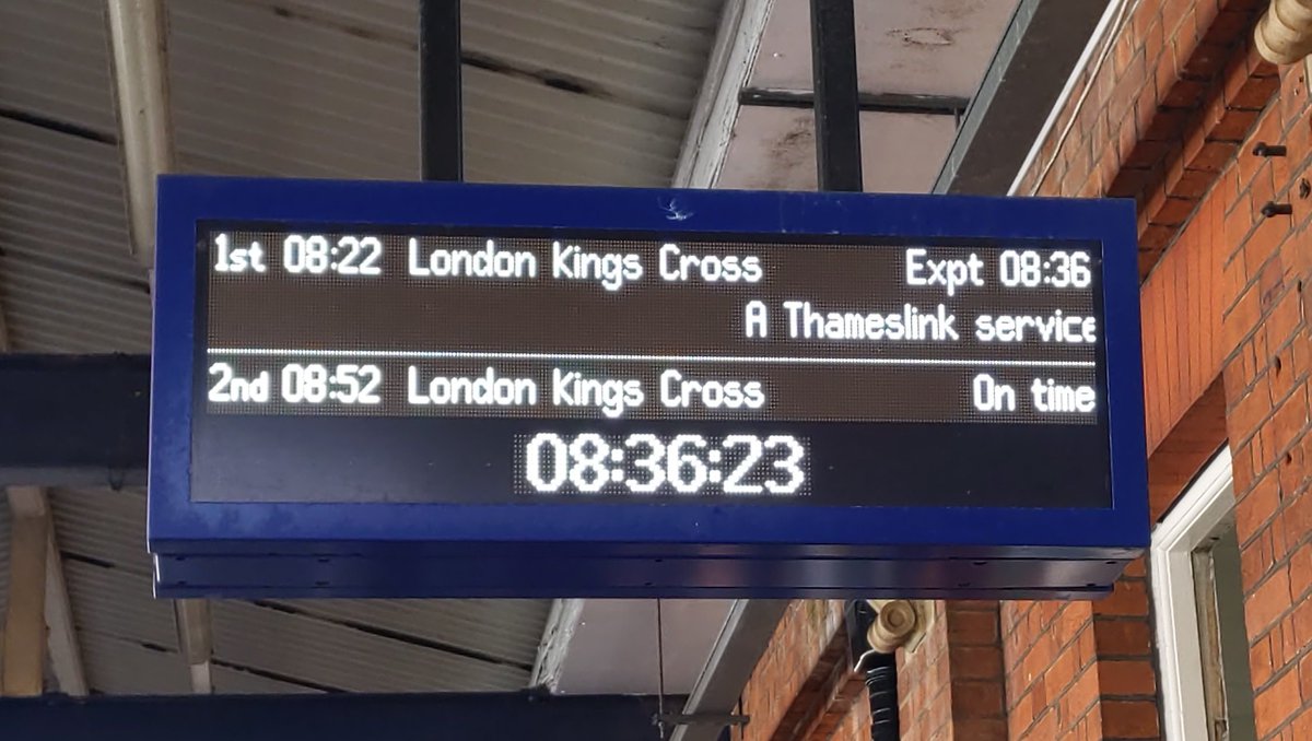 DonnaC_uk's tweet photo. @GNRailUK No signs of any train still. https://t.co/5j4qDo8mYF