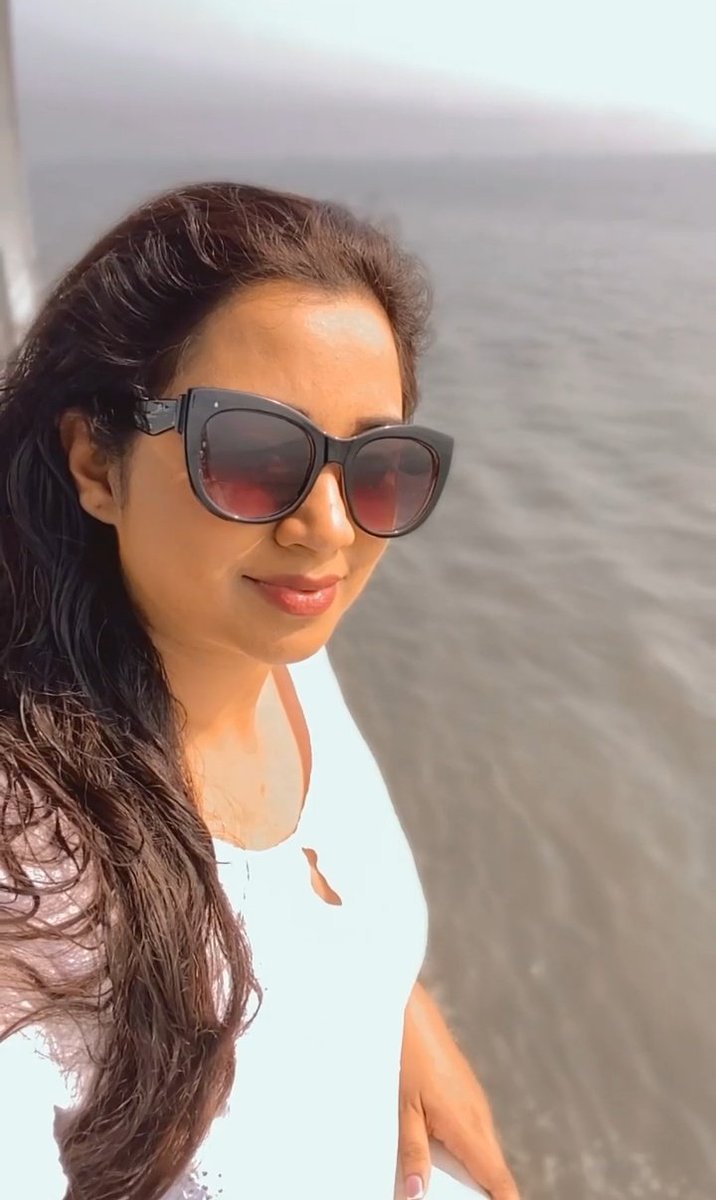 shreyasupporter's tweet photo. shreya ghoshal is the beauty. 💌

@shreyaghoshal <3 https://t.co/M7r1kUNni7