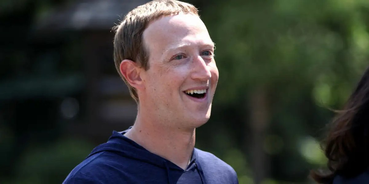 hertogjan50's tweet photo. Meta wil zijn eerste augmentedrealitybril in 2024 uitbrengen, meldt The Verge. Het moederbedrijf van Facebook zou daarnaast werken aan een tweede en derde model, die op de planning staan voor 2026 en 2028.

Augmented reality (AR)  #radio

https://t.co/9NXeLqrg65 https://t.co/ZmGmXZvvGt