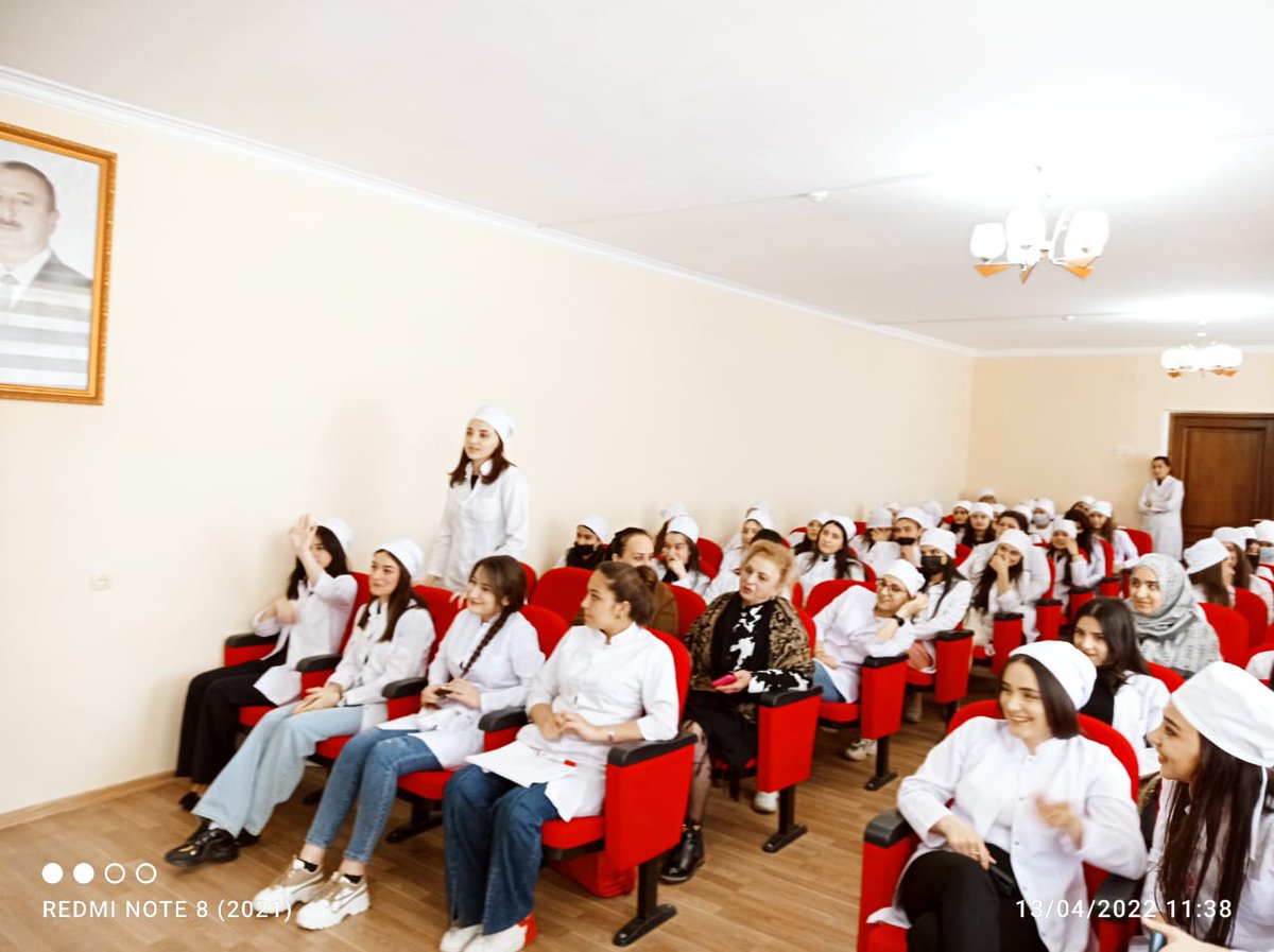 SumqayG's tweet photo. 13 aprel 2022-ci il tarixində Sumqayıt şəhər Gənclər və İdman Baş İdarəsinin, Qadın Resurs Mərkəzinin və Tibb Kollecinin birgə təşkilatçılığı ilə kollecin tələbələri arasında “İnsan alveri və qadın zorakılığına qarşı mübarizə” mövzusunda maarifləndirici  görüş keçirilmişdir. https://t.co/mK9RYsS0rQ
