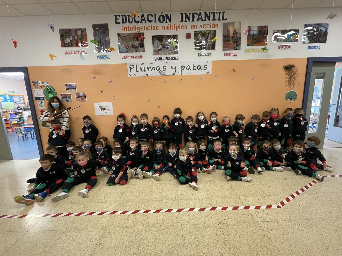 infantilarra's tweet photo. Ya podéis ver en nuestro blog lo mucho que aprendimos y lo bien que lo pasamos con el proyecto "Plumas y patas". 
#1ºInfantil #proyectoinspira #proyecto  https://t.co/2npfqUqIzB https://t.co/dpiT10ibbF