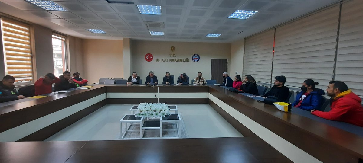 19 Mayıs Atatürk'ü Anma Gençlik ve Spor Bayramı kutlamaları kapsamında yapılacak etkinlikler için Şube Müdürümüz Osman İşçi, İlçe Gençlik Spor Müdürü Özcan Demirel'in başkanlığında Beden Eğitimi Öğretmenleriyle katılımıyla planlama toplantısı yapıldı.@idriskabahasan <a href="/Trabzon_MEM/">Trabzon İl Millî Eğitim Müdürlüğü</a>