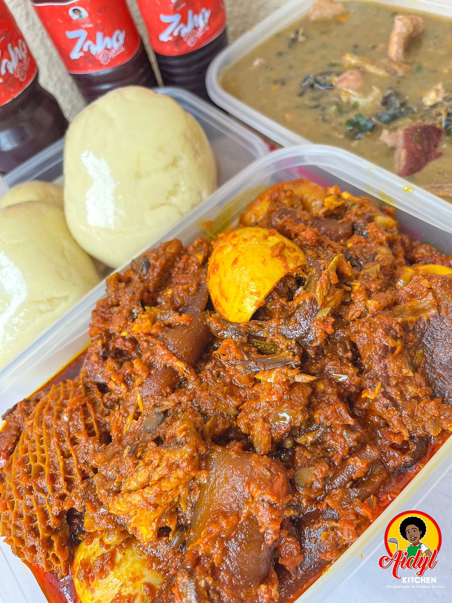 AidylKitchen's tweet photo. This Ofada Sauce got us drooling 🤤 

Also Featuring:
Ofe Nsala
Pounded Yam
#ColdZobo https://t.co/6qVl1ltVSP