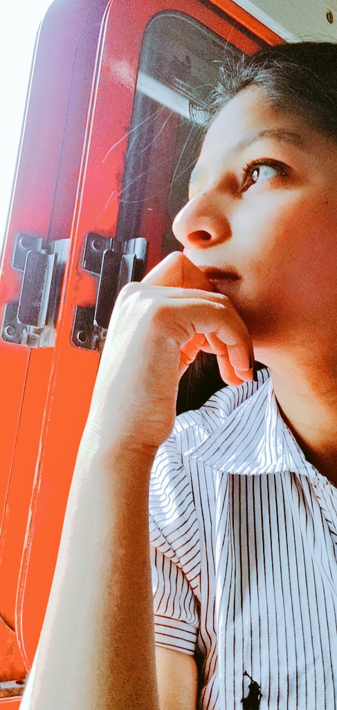 aka_bebo10's tweet photo. Pov : excitement = giving family a surprise visit. 🤩✨ (Delhi to UP) https://t.co/CuRHGlBfWT