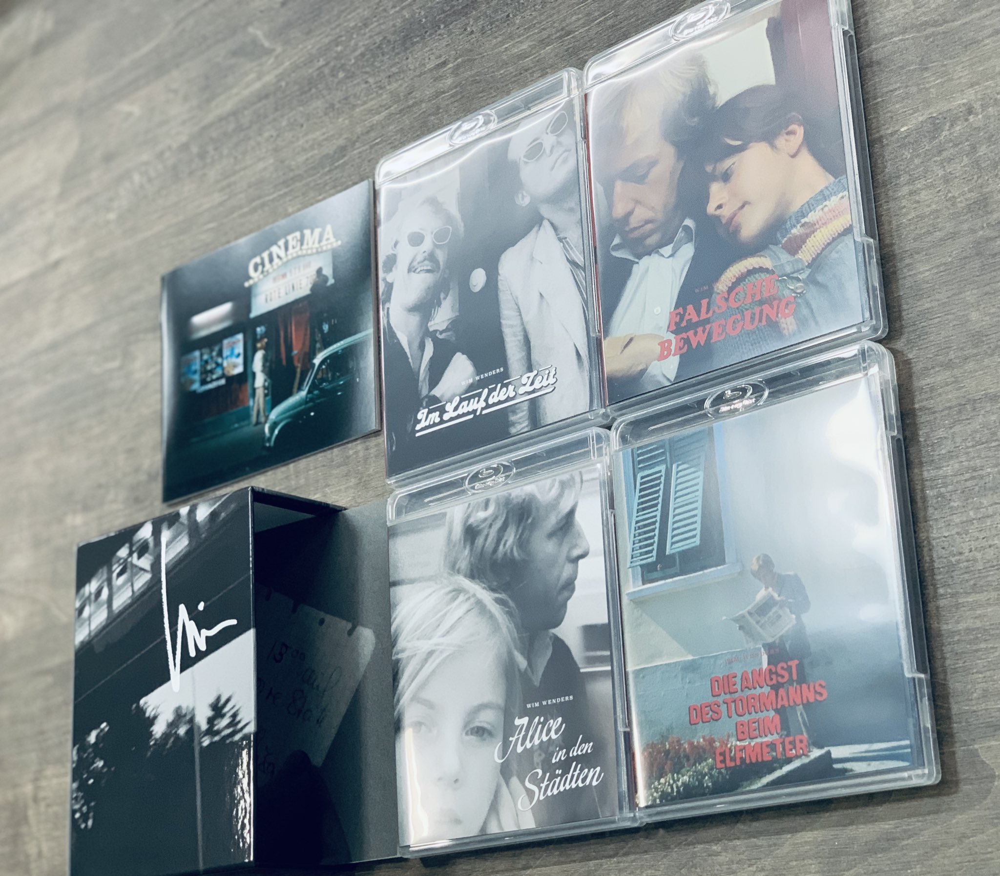 Tce Blu Ray ヴィム ヴェンダース ニューマスターblu Ray Box I 完成 こちらも手にすると震えがくるような重みと美しさ 4 27発売 ゴールキーパーの不安 4kレストア版 都会のアリス 2kレストア版 まわり道 4kレストア版 さすらい