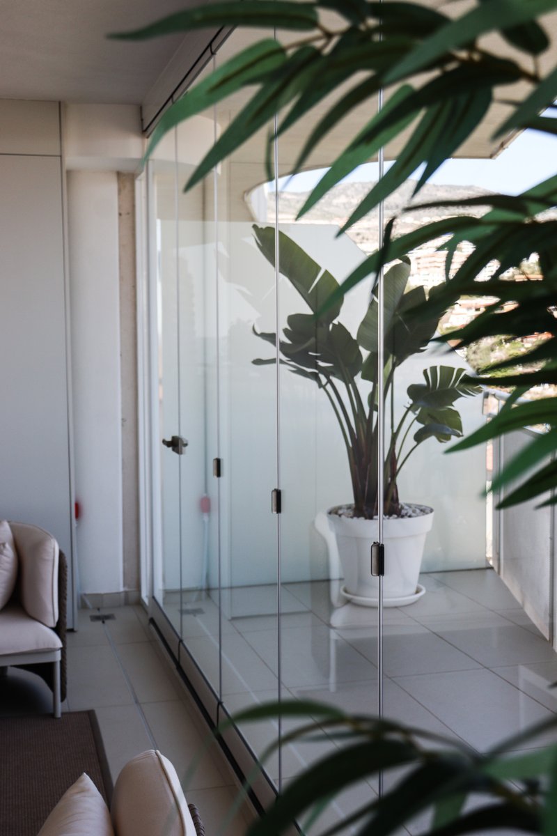 LUMON_Spain's tweet image. En muchos sentidos, las terrazas pueden verse como la cara de un edificio residencial. Son los ojos y oídos de los edificios de viviendas que muestran su naturaleza como un entorno ideal para la vida de las personas.🙌🙌

#ProyectosLumon #FachadasLumon #ReformaNueva