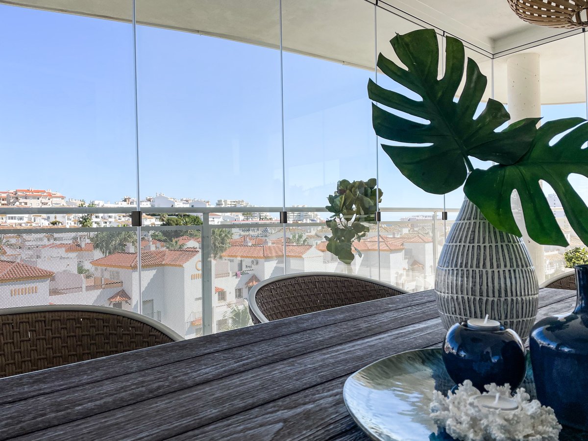 LUMON_Spain's tweet image. En muchos sentidos, las terrazas pueden verse como la cara de un edificio residencial. Son los ojos y oídos de los edificios de viviendas que muestran su naturaleza como un entorno ideal para la vida de las personas.🙌🙌

#ProyectosLumon #FachadasLumon #ReformaNueva