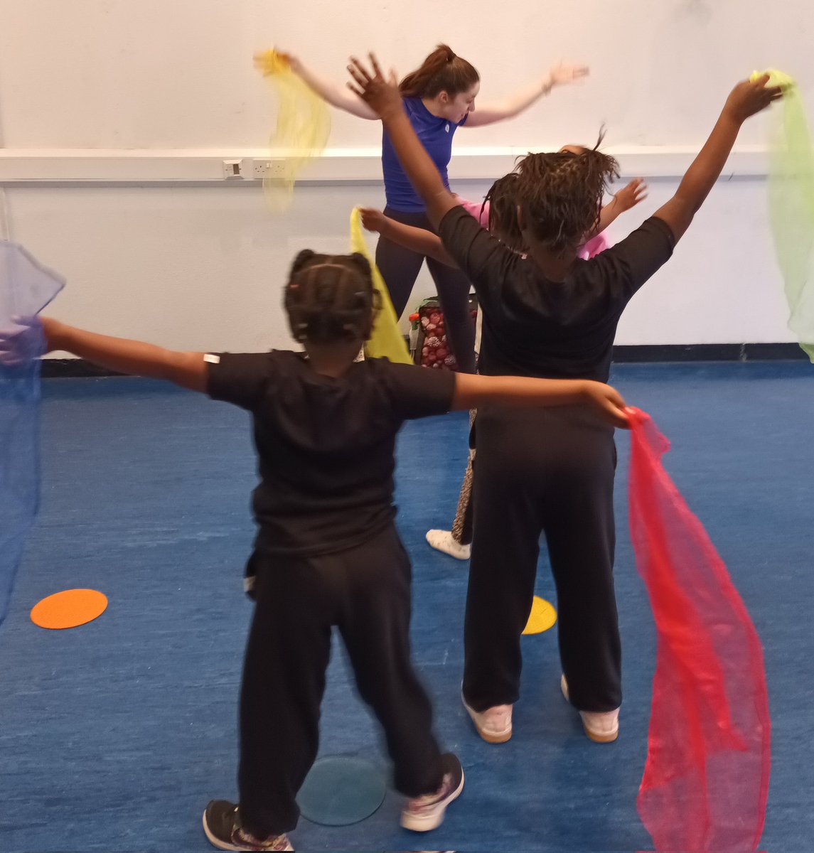 isensorycic's tweet photo. @isensorycic giving SEND/Autistic children under 12 the opportunity to express themselves through dance.
#yorkgardenslibrary #child #Battersea #Autisicchildren #sendchildren #Wandsworthcouncil #AutismAcceptanceMonth # https://t.co/IBS9IWOW5Z