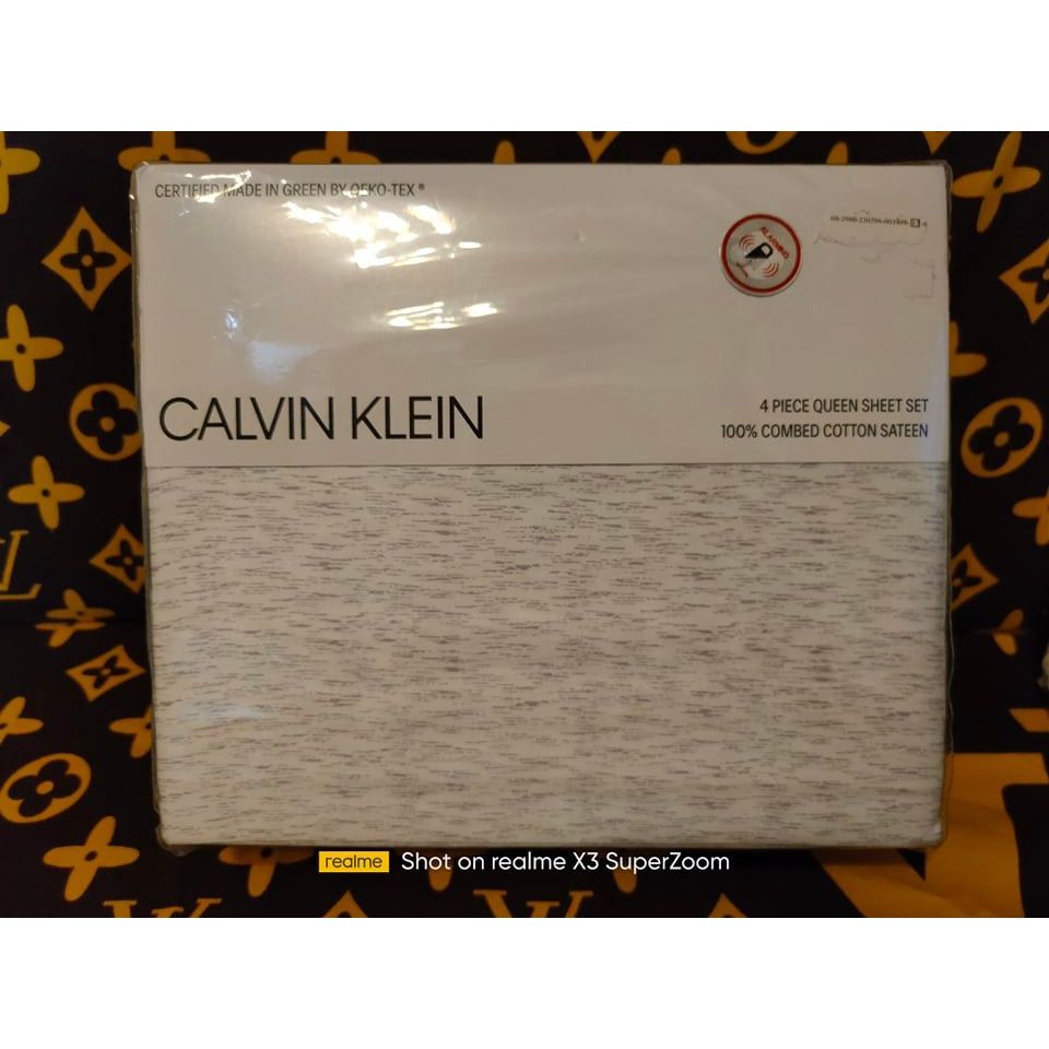 sara_kae's tweet photo. I'm selling CK 4 piece Queen Sheet Set for ₱4,500. Get it on Shopee now! https://t.co/ChIgXS3DVe #ShopeePH https://t.co/4ib8mwDlPM