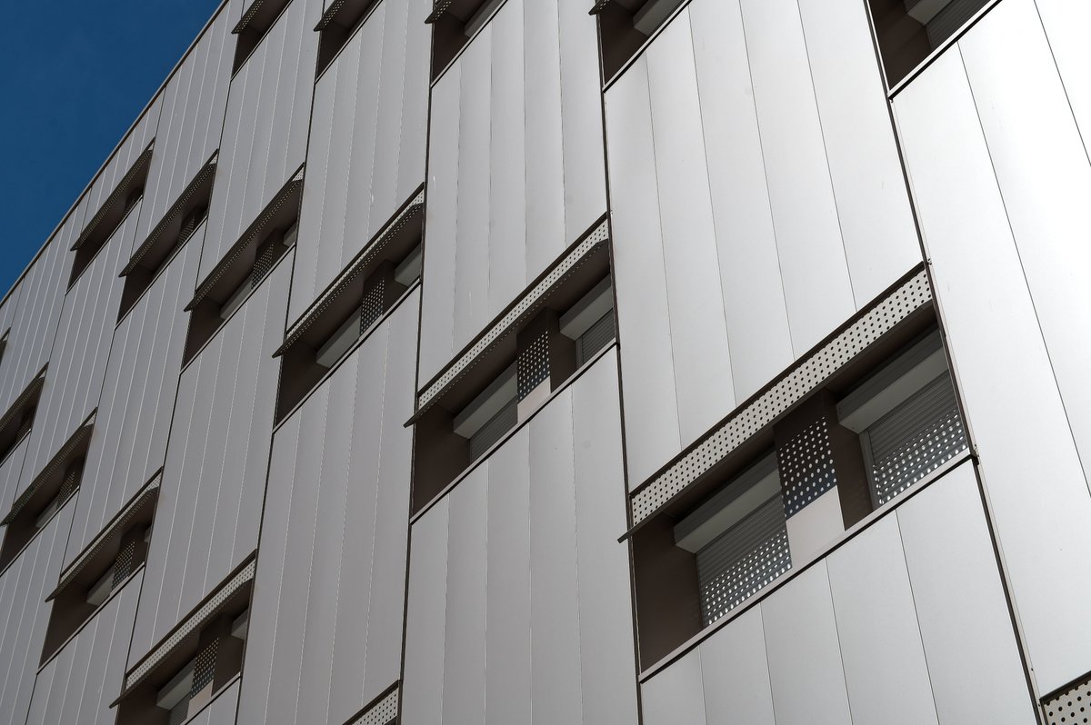 BouyguesBat_SE's tweet image. [#JeudiPhoto📸] Mission accomplie pour la résidence Pierre Leca à @marseille ! Après la livraison de 201 studios en avril 2021, 141 studios supplémentaires ont été réceptionnés par @Adoma fin mars. Un projet qui se distingue par ses façades 3D atypiques. 
© Véronique Paul