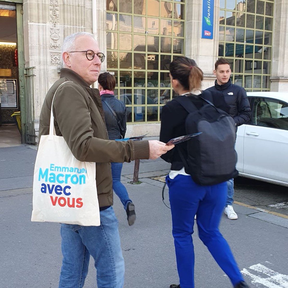 dbaichere's tweet photo. 🟢 Ce matin #avecVous team #circo7801 #Versailles gare RD et gare de Saint Quentin en yvelines #SQY #MontignyLeBtx mobilisation pour défendre le programme @EmmanuelMacron 🚀🇫🇷 https://t.co/qRUDor8KRX