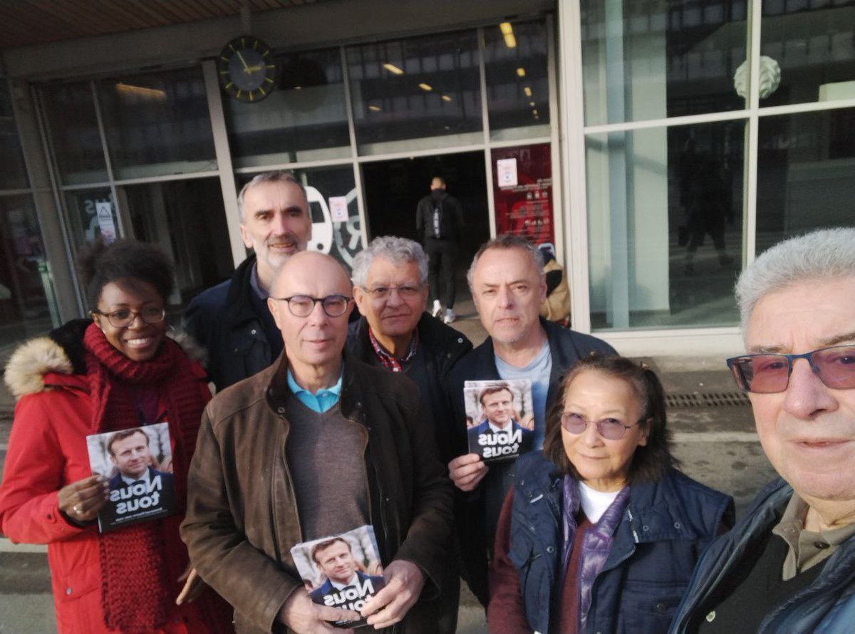 dbaichere's tweet photo. 🟢 Ce matin #avecVous team #circo7801 #Versailles gare RD et gare de Saint Quentin en yvelines #SQY #MontignyLeBtx mobilisation pour défendre le programme @EmmanuelMacron 🚀🇫🇷 https://t.co/qRUDor8KRX