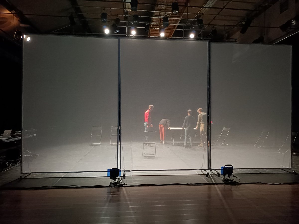 [PROJET V]

Ce soir et demain à 20h, le Diptyque collectif nous présente leur pièce Projet V au Nouveau Gare au Théâtre ! 👴

Infos et réservation : nouveaugareautheatre.com/agenda/projetv

#theatre #vitry #art #Paris #ValdeMarne #culture