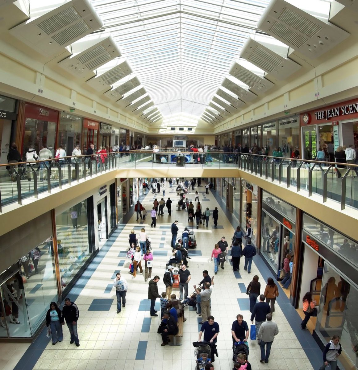 McLoughlinSon's tweet photo. Throwback to when we decorated the public areas to Mahon Point Shopping Centre #mahonpoint #corkcity #cork #interiordecor #internaldecoration #tbt #throwbackthursday #qualitycounts @mahonpointsc https://t.co/f8cmTMH0UC