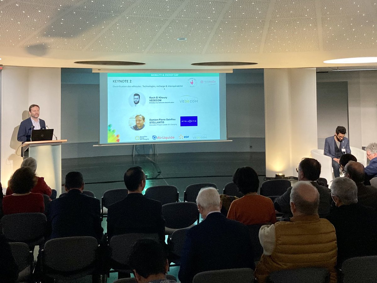 vedecom's tweet photo. #MobilityEnergyDay : Damien-Pierre Sainflou @StellantisFR et @roch_khoury @vedecom présentent les défis de l’électrification des véhicules et d’interopérabilité de la recharge face à la massification #V2G #V2x #smartcharging #plugandcharge https://t.co/HzhY4dUsvb