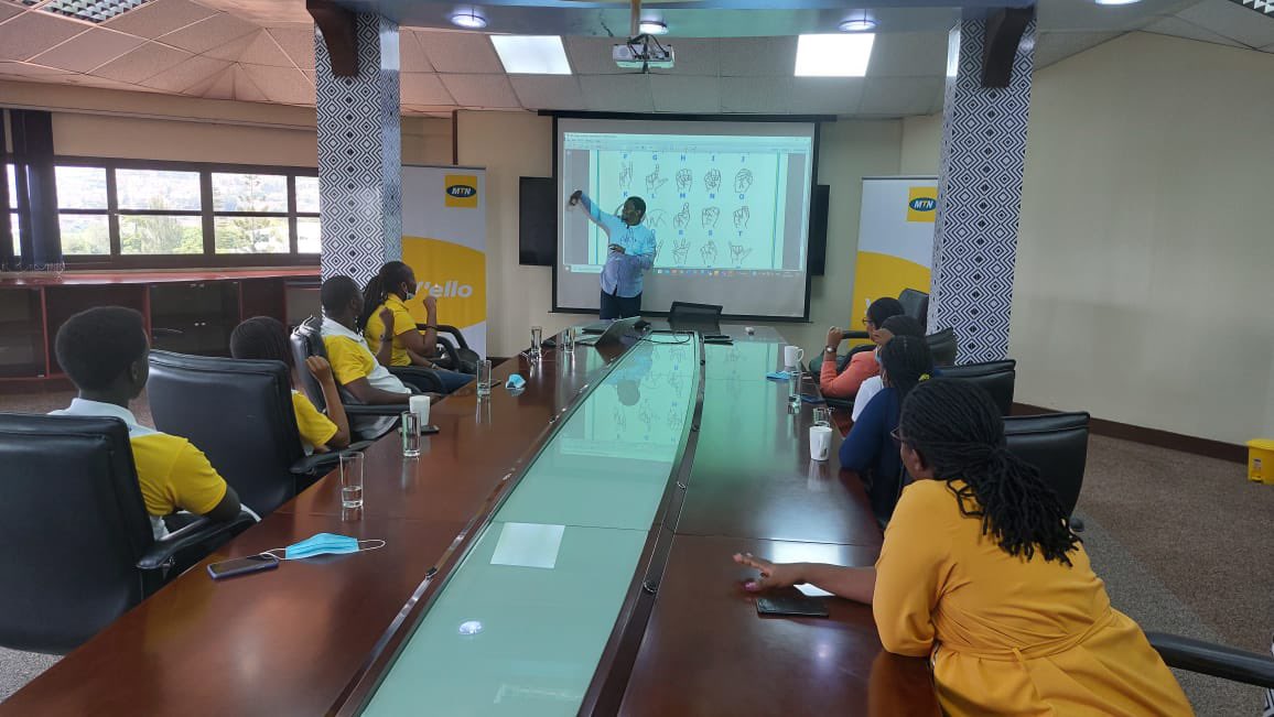 samuelmunana1's tweet photo. Happening now: With the partnership between @MTNRwanda and @NUDOR_Rw , @rnudeaf as a @NUDOR_Rw member joined effort in offering #RwandanSignLanguage training course to MTN staff for a period of 3 months. Happy 4 e dev’ments @anumino @mkngambi @ncpdrwanda https://t.co/Lv5zdj22zu