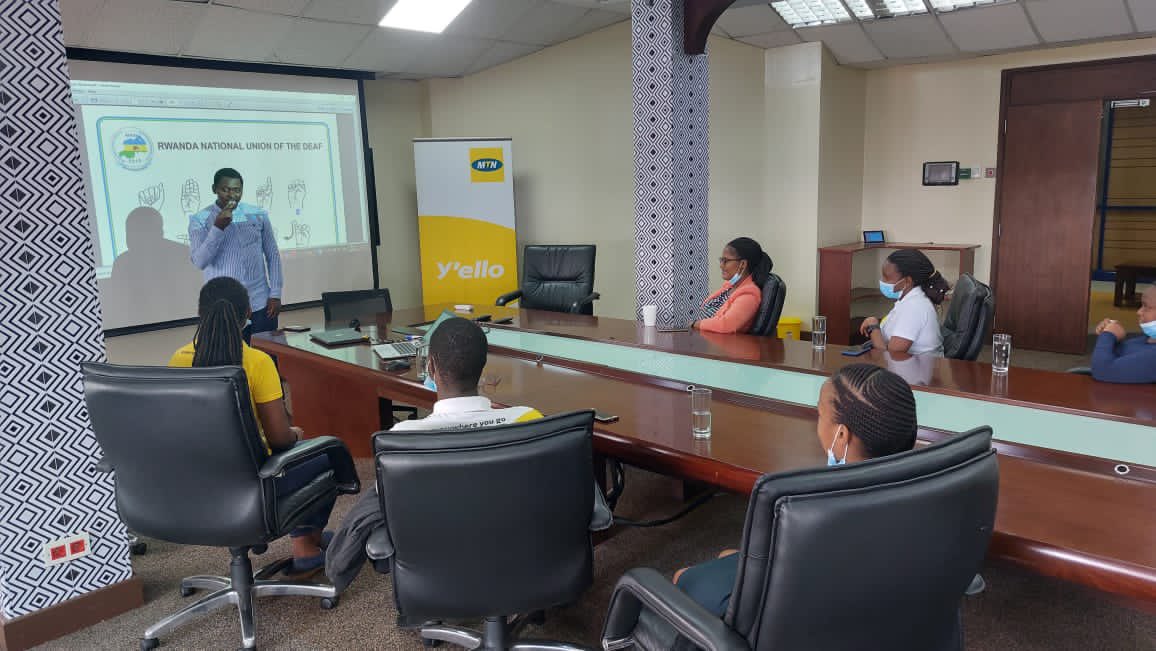 samuelmunana1's tweet photo. Happening now: With the partnership between @MTNRwanda and @NUDOR_Rw , @rnudeaf as a @NUDOR_Rw member joined effort in offering #RwandanSignLanguage training course to MTN staff for a period of 3 months. Happy 4 e dev’ments @anumino @mkngambi @ncpdrwanda https://t.co/Lv5zdj22zu