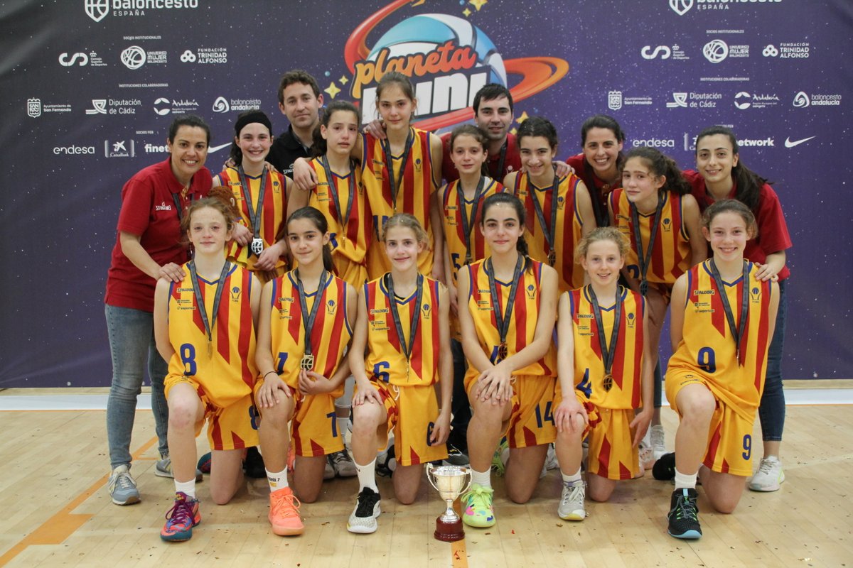 SELECCIONS | 🏀Si on aneu per Setmana Santa trobeu joves amb una medalla al coll hi ha moltes opcions que siguin catalans! Feliciteu-los/les. Gran campionat d'Espanya. Som un EQUIP dins i fora la pista. GRÀCIES a tots i la feina fosca clau <a href="/davidonde/">David Jovellar</a> <a href="/mireiavila10/">Mireia Vila🎗</a> <a href="/AlexGozalbo_/">Àlex Gozalbo</a>