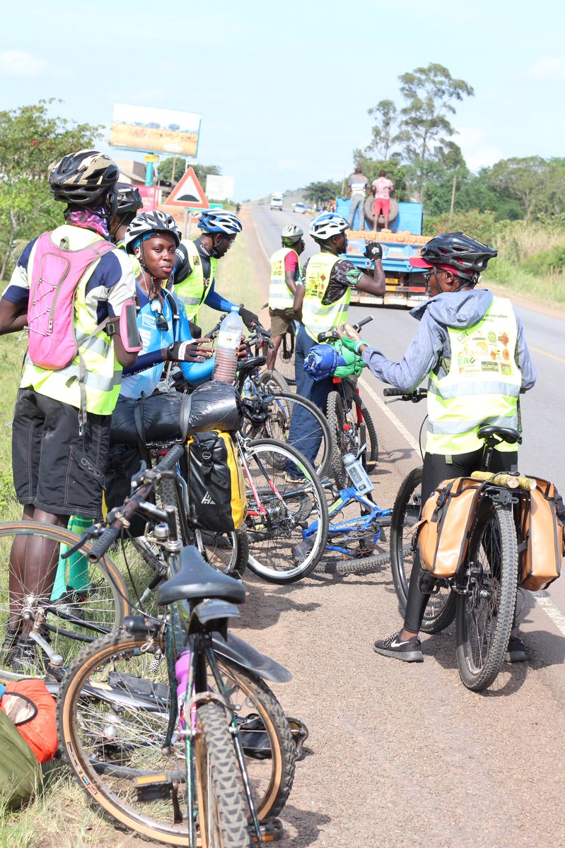 bentique3's tweet photo. Back on the road all refreshed, Mbarara see you soon 🔜 
#Sustainability #conservation #RideforConservation #bikepackingforconversation https://t.co/MweJl218he